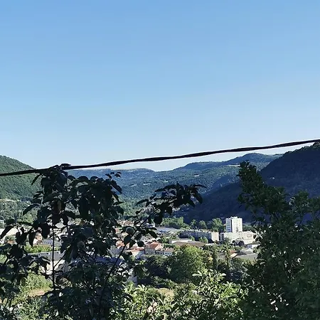 Appartement Dans Maison Individuelle *